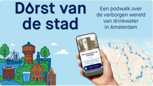 Podwalk over drinkwater in Amsterdam